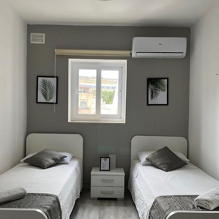 F3 Room 3, Private Room Two Single Beds Shared Bathroom 음시다 외부 사진