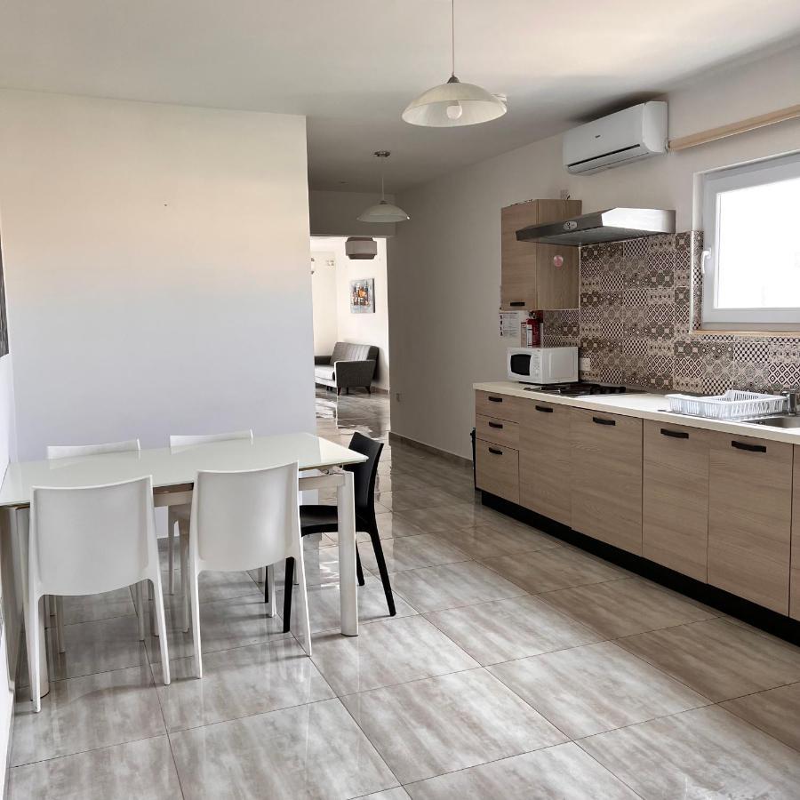 F3 Room 3, Private Room Two Single Beds Shared Bathroom 음시다 외부 사진
