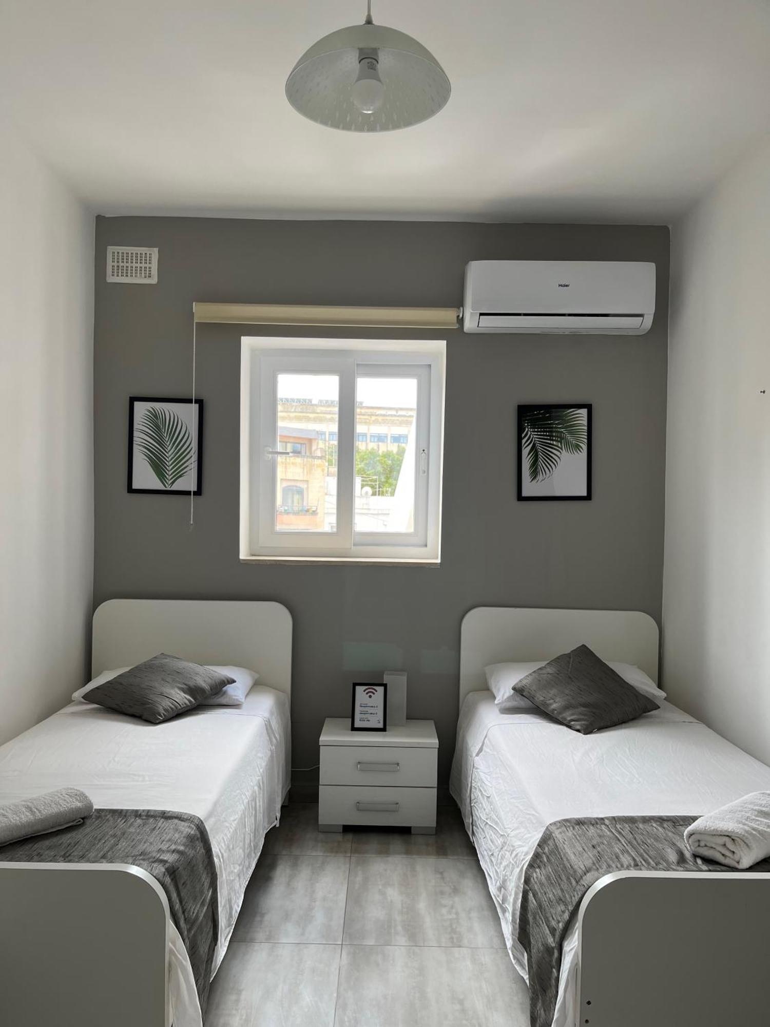 F3 Room 3, Private Room Two Single Beds Shared Bathroom 음시다 외부 사진